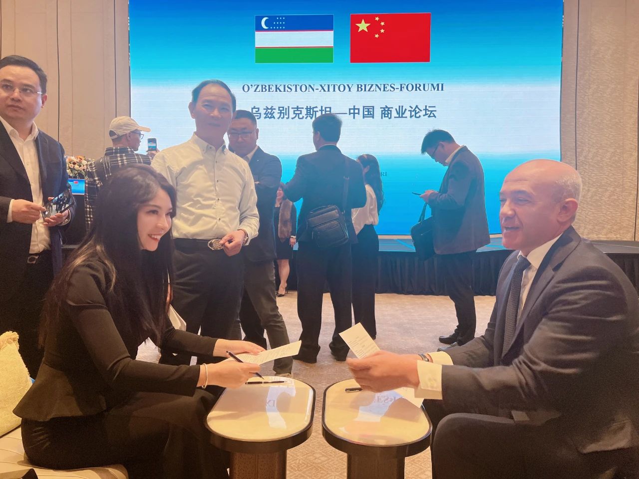 1704866646357251.jpg 3242b6688081f1a2891213602d5b2e97.jpg