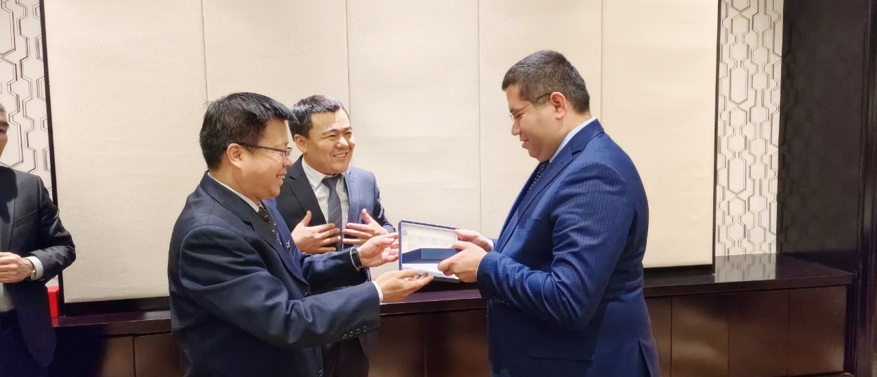 1704871785841059.jpg 2ad386bac2796882f457f27709849fb6.jpg